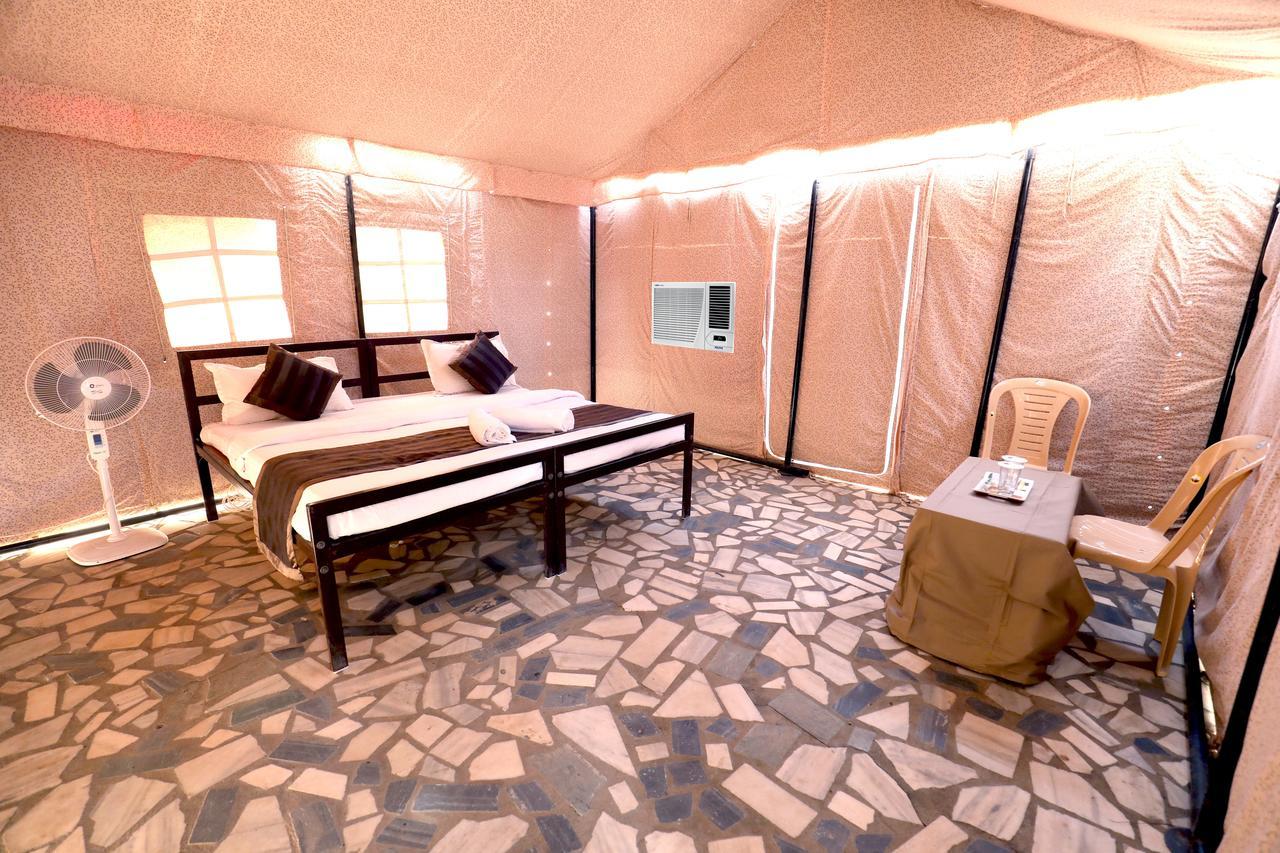 Nova Patgar Tents Hotel Будж Екстериор снимка